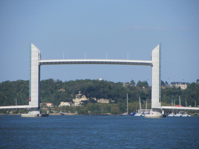 Bordeaux Pont de Pierre Chaban Delmas