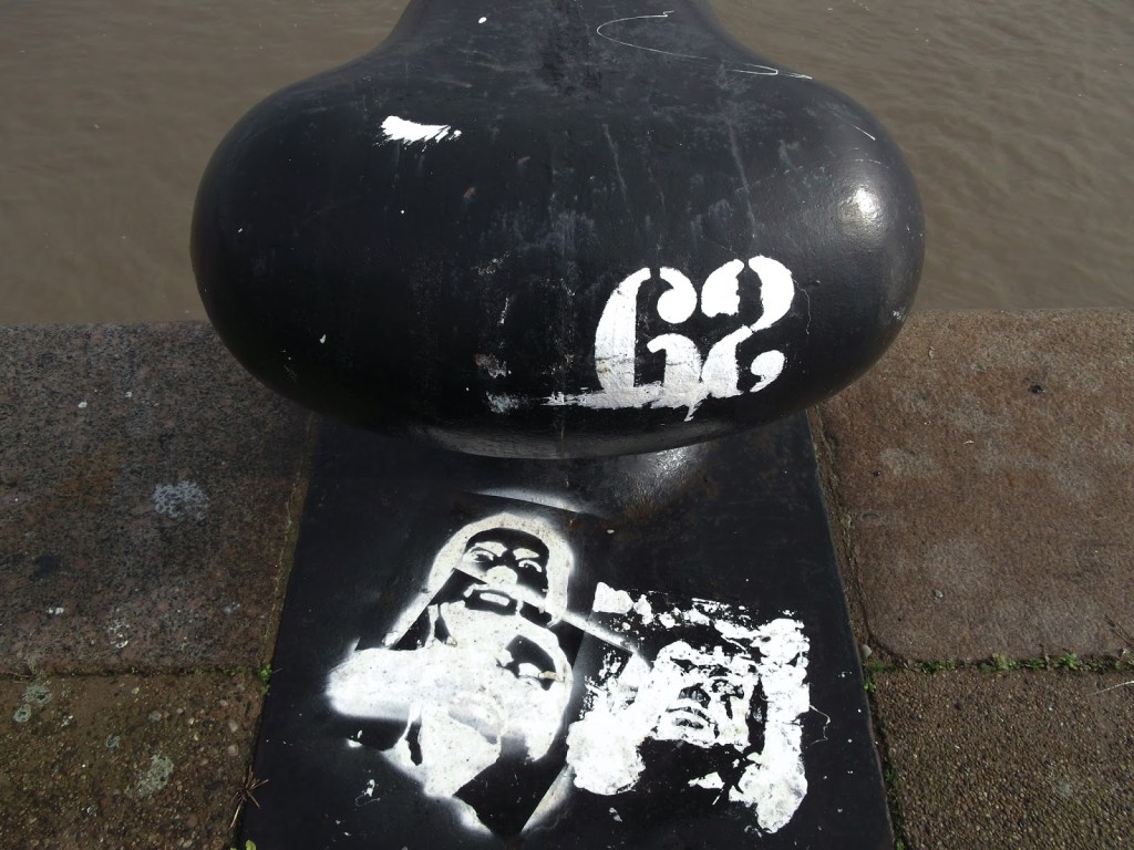 Fifty shade of grey Bordeaux